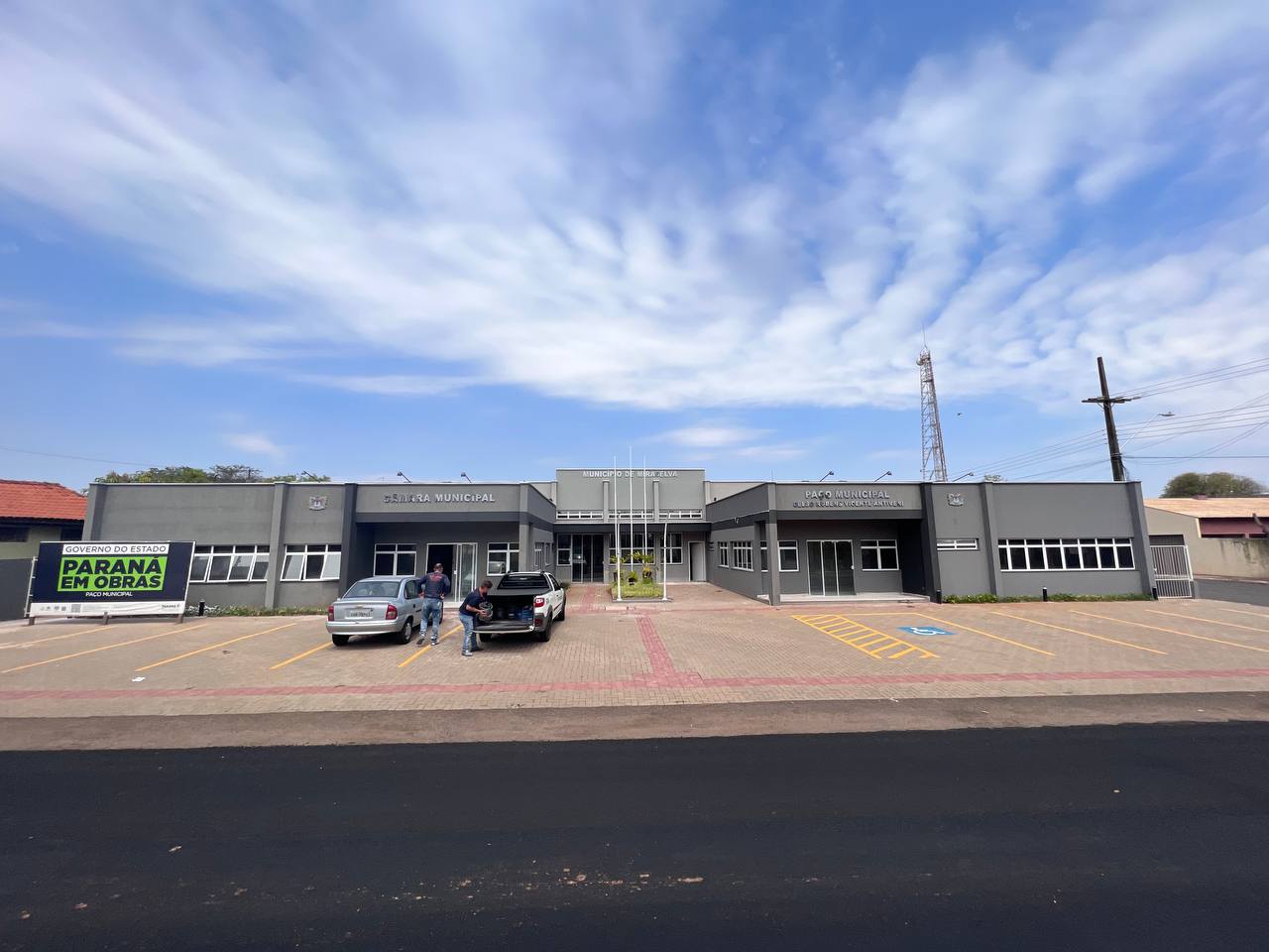 photo_5154811219310390031_y